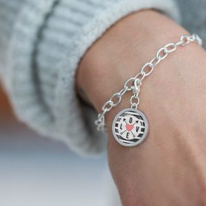 Charmarmband mit einem Charm, Kompass