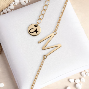 Armband Buchstabe M Gold Edelstahl Cherami Initial Schmuck Damen