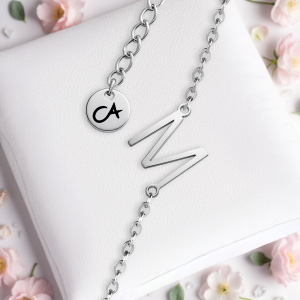 Armband Buchstabe M Silber Edelstahl Cherami Initial Schmuck Damen